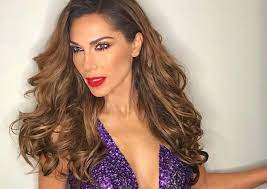 Στη γλυφάδα για περίπατο με καλό της φίλο. Despoina Bandh H Nea Ths Anarthsh Sto Instagram Dinei Trofh Gia Skepsh Kai Prepei Na To Diabaseis