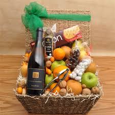 Need hostess gift ideas for thanksgiving, christmas and the holiday season ahead? Thanksgiving Hostess Gift Guide My Imperfect Kitchen