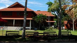 Pievērsiet uzmanību arī šīm izmitināšanas iespējām: De Palma Kuala Selangor Depalmahotel Emila Yusof Emilatopia