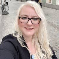 Angie Metz's Instagram, Twitter & Facebook