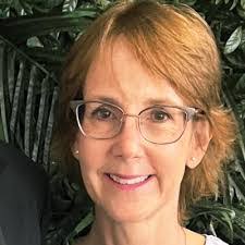 Jennifer Kinch's Instagram, Twitter & Facebook