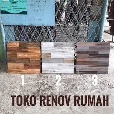 Untuk perawatan lantai keramik motif kayu ini, hindari penggunaan cairan pembersih lantai yang mengandung wax. Harga Keramik Motif Kayu Terbaik Juli 2021 Shopee Indonesia