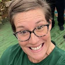 Ivy Jones (jivyjones)