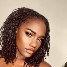 Amazon.com: The Princess Diaries (Fullscreen) : Mandy Moore, Anne Hathaway,  Hector Elizondo, Heather Matarazzo, Julie Andrews, Gary Combs, Bianca  Lopez, Beth Anne Garrison, Lori Sigrist, Robert Glaudini, Lily  Marshall-Fricker, Barbara Nabozny, Barbara