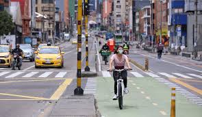 Habrá control de todas las ucis, pico y cédula para acceder a establecimientos comerciales. Covid Cuarentena Tercer Pico De La Pandemia Las Medidas Que Siguen Vigentes En Bogota Bogota Caracol Radio