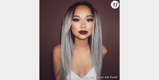 Bonjour j'ai fait une coloration couleur noir sur mes cheveux et je voudrez faire quelque maiches couleur miel?? La Tendance Cheveux Gris En Tie Dye Avec Les Racines Plus Sombres Terrafemina