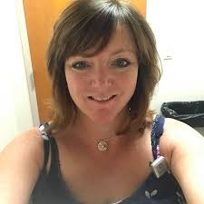 How to access a specific store in Islands of Adventure with a single park  ticket?