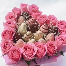 Corazon De Rosas Rosadas Y Fresas Con Chocolate Sattva Rosas Colombia En 2020 Fresas Con Chocolate Ramos De Fresas Con Chocolate Fresas Con Chocolate Arreglos De