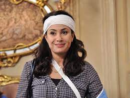 البحث عن علا ، وهو جزء ثان من المسلسل الذي تم تقديمه منذ عشرة أعوام، وأكدت أنها متحمسة للعمل، على الرغم من الفرق الزمني الكبير بين تقديم. ÙˆØ§Ù„Ø¯Ø© Ù‡Ù†Ø¯ ØµØ¨Ø±ÙŠ Ù„Ù† Ø£Ù‡Ø¯Ø£ Ø­ØªÙ‰ ØªÙ‚Ø¨Ù„ Ø§Ø¨Ù†ØªÙŠ Ø¨Ø¹Ø±ÙŠØ³ ÙÙŠ Ø¹Ø§ÙŠØ²Ø© Ø£ØªØ¬ÙˆØ² Ø®Ø¨Ø±