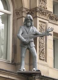 Individual Beatles Statues On The Facade Of The Hard Day S Night Hotel In Liverpool George Harrison Statue Liverpool England The Beatles