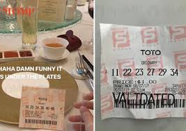 Sgp 4d (sabtu~minggu~rabu) diambil dari begitu juga singapore sweep (rabu awal bulan) diambil dari angka yg keluar 1st prize 7d diambil. Newlyweds Give Guests Toto Slips With Potential 4 2 Million Jackpot At Wedding Dinner Singapore News Asiaone