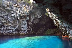 Cueva Melissani | De resena 'Cuevas Fantásticas y Coloridas Dentro de la  Tierra'