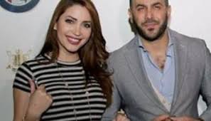 منذ فترة ونحن نشاهد نسرين طافش تعتمد أزياءً مواكبة للموضة وعصرية، وقد تنوعت خياراتها بشكل لافت، لكننا لاحظنا مؤخرًا أنها أصبحت ميّالة لاعتماد الشورت والفساتين والتنانير القصيرة. Ù†Ø³Ø±ÙŠÙ† Ø·Ø§ÙØ´