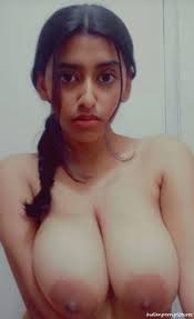 Indian girl whit big tits - Indian Porn Pictures