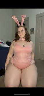 Laney Blue | Famously Thicc X:ssä: What kind of porn do you think I like🤔  t.coVH16K0yWQz  X