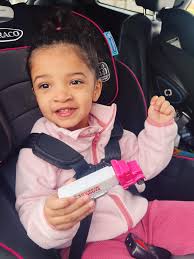 My 2yr old is obsessed with her little Dunkin truck 😁 And she has Dunkin's  double chocolate donut frosting