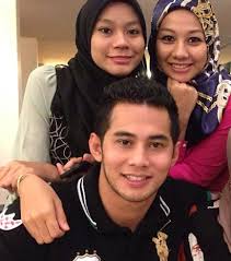 @fizoomar (facebook, instagram & twitter). Adik Beradik Fizo Omar Ackerley Dd