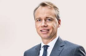 He personally guaranteed $40 million of it, meaning the bank could come after his personal assets if he. Management Board Deutsche Bank