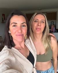 Samantha Boswell's Instagram, Twitter & Facebook