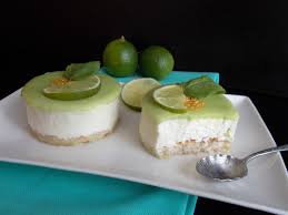 Un Entremet Frais Leger Et Rafraichissant Ou L On Retrouve Toutes Les Saveurs D Un Mojito Citron Vert Rhum Mojito Noix De Coco Citron Vert Recette Dessert