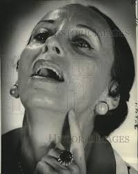 1973 Press Photo Senca Maria Runge demonstrating exercise for firming  muscles