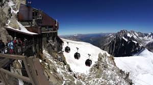 Eine neue seilbahn führt bis in eine höhe von. Courmayeur Aiguille Du Midi 2011 08 28 Youtube