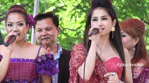 Khmer New Year 2022 Song A Group Of Singers Singing Classic Ramvong Song At Khmer New Year Celebration In Long Beach Ca Youtube