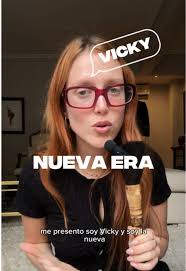 Se viene lo mejor en esta nueva era ;) Qué pensamos de Vicky como social  media manager? #socialmediamanager #communitymanager