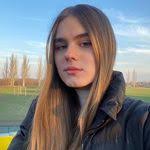 Elsie Cabral's Instagram, Twitter & Facebook