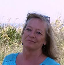 Rebecca Mealey's Instagram, Twitter & Facebook