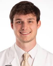 Happy PA Week! We have an incredible team of 12 Physician Assistants who  are critical to patient care both in clinic and surgery! 📷1: Jessica  Ferguson, PA-C, works with Dr. Scott Dunitz