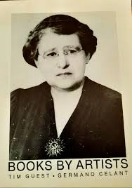 Books By Artists by Tim Guest Germano Celant: Very good condition Softcover  (1981) Ed. originale.