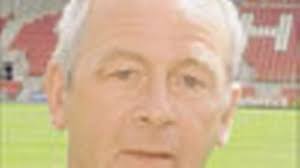 Directors call showdown meeting