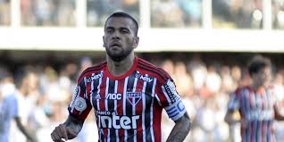 Camisa 10 do tricolor sofreu lesão no dia 20 de maio, no primeiro jogo da final do paulistão. Daniel Alves Encontrou Sua Posicao No Sao Paulo Futebol Na Veia