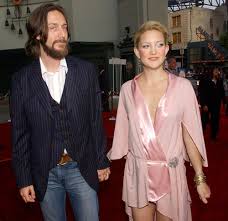 These pictures of this page are about:kate hudson and husband. Kate Hudson And Rocker Husband Chris Robinson Separate