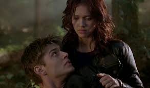 The show premiered in the united states on the fox network on october 3, 2000, and was canceled after two seasons. Dark Angel 2000
