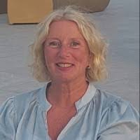 Colette Herbert's Instagram, Twitter & Facebook