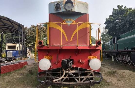 Presenting you founders of the erstwhile BB&CI Railway, now Western Railway which came into existence in its present form on 5th November, 1951 by the merger of its forerunner, the erstwhile Bombay,