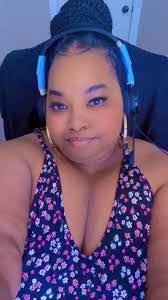 Nadia Chambers's Instagram, Twitter & Facebook