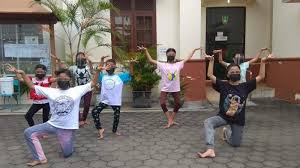 About press copyright contact us creators advertise developers terms privacy policy & safety how youtube works test new features press copyright contact us creators. Semarakan Solo Menari 2021 Kepatihan Wetan Jebres Siapkan 7 Gadis Remaja Bawakan Tari Kidang Halaman 2 Tribun Solo