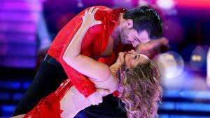 This link is to an external site. Toni Costa Y Adamari Lopez El Romance En La Pista Que Dejo A Todos Con La Boca Abierta Realities Mira Quien Baila Univision