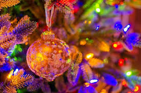 Biedronka wydłużyła godziny otwarcia sklepów, żeby zdążyć z obsłużeniem wszystkich klientów przed świąteczną kumulacją dni z zakazem handlu. Rfxa5btqlkxwvm