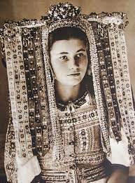 Oq, qora, qizil, yashil, koʻk, pushti, jigarrang. Zamonaviy Moda Olamiga Soya Solishi Mumkin Bo Lgan Xix Asr Liboslari Odam Uz Odamlar Uchun Veb Sayti