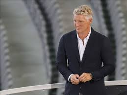 Die fahrlässige chancenauswertung bestrafte schweinsteiger mit seinem geniestreich zum 2:1. Fc Bayern Bastian Schweinsteiger Ubt Systemkritik Flick Reagiert