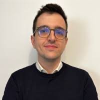 600+ "Vezzà" profiles