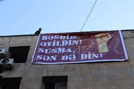 Qiyas i̇brahimov isə 6 ay azadlıqdan məhrumetmə cəzasına məhkum edilib. Activist Qiyas Ibrahimov Detained In Azerbaijan During Rooftop Solo Protest
