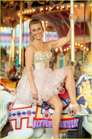 Garner Parks And Rec Christmas Parade 2022 Disney Christmas Parade 2021 - Full Performers List Revealed!: Photo  4682719 | Brett Eldredge, Chance The Rapper, Christmas, Darren Criss, Derek  Hough, Disney Parks, Gwen Stefani, Jimmie Allen, Julianne Hough, Kristin  Chenoweth,