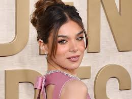 Hailee Steinfeld's secretive charm defies Taylor Swift's NFL hoopla for  Bills-Chiefs