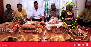 .junjung sirih art festival 2 paninggahan, penampilan luar biasa tari randai sma n 1 junjung sirih budaya sumbar 2017 juara ii, gubahan hantaran simple sirih junjung 3 cincin, rambun pamenan. Maksud Di Sebalik Tepak Sirih Dan Sirih Junjung Dalam Adat Melayu Soscili