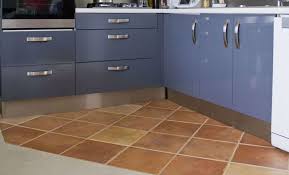 Realiser Une Chape Fluide Avant De Poser Du Carrelage Carrelage Poser Du Carrelage Pose Carrelage Exterieur